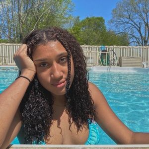 Meet your Posher, Jaya